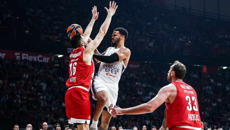 Anadolu Efes’ten Yunanistan’da dev zafer!
