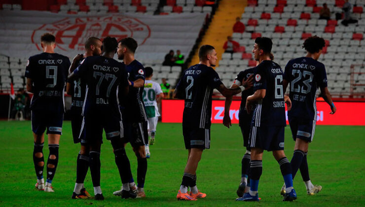 Antalyaspor, Bursaspor’u kupa dışına itti!