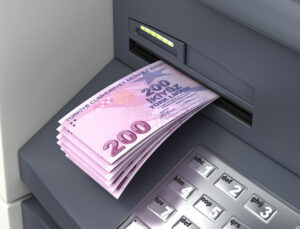 ATM’de bulunan para sahibini arıyor: Yaklaşık 37 bin TL