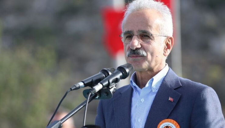 Bakan Uraloğlu: Karayolu yatırımlarımızla Türkiye’yi adeta yeniden inşa ettik
