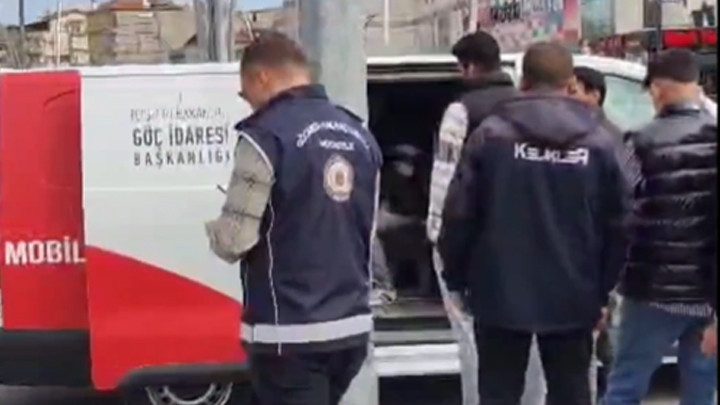Bakan Yerlikaya: 169 göçmen kaçakçılığı organizatörü ile 783 düzensiz göçmen yakalandı