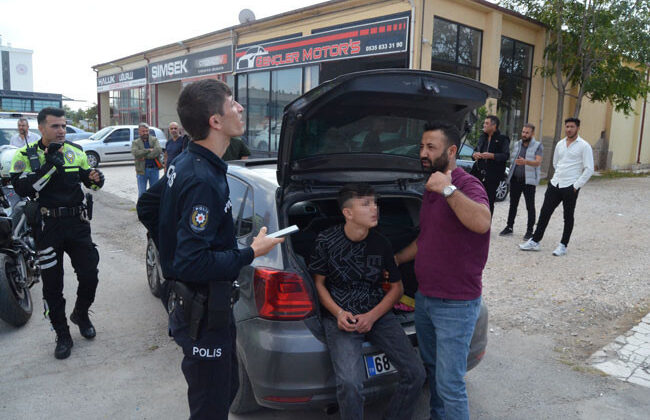 Dur ihtarına uymayan araçtan 14 yaşında çocuk çıktı!