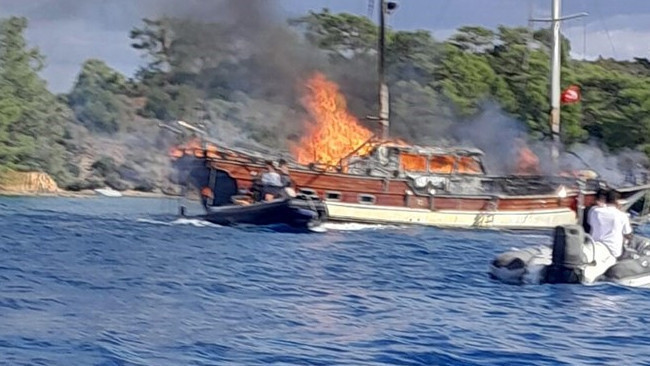 Göcek’te tekne yangını