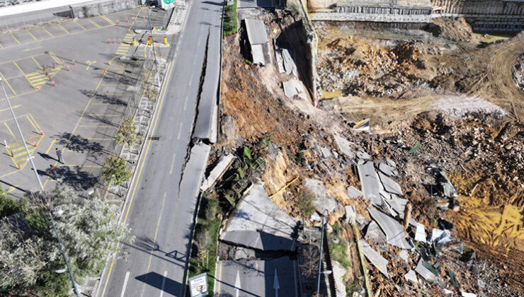 İstanbul’da inşaat çalışması sırasında yol çöktü