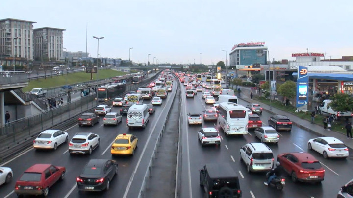 İstanbul’da trafik yoğunluğu yüzde 78’e çıktı