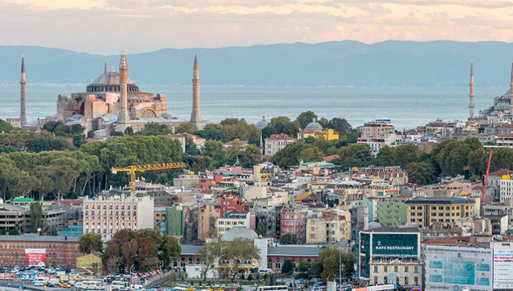 İstanbul’un imajına zarar veriyorlar! Taciz boyutuna varmıştı… Valilik yeni önlemler aldı: 50 santimden fazla yaklaşamayacaklar