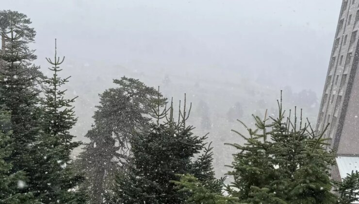 İstanbul’un yanı başına kar yağdı