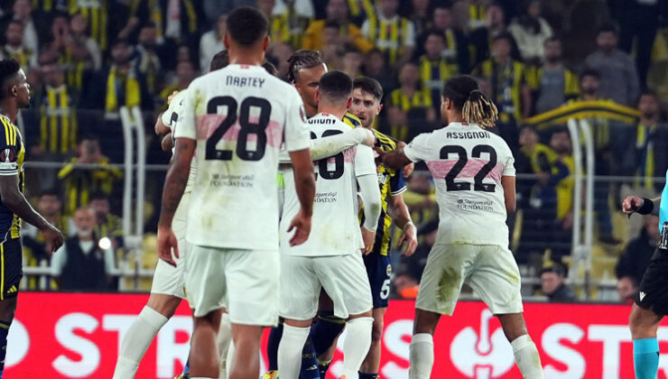Kadıköy’de son düdük çaldı, saha karıştı!
