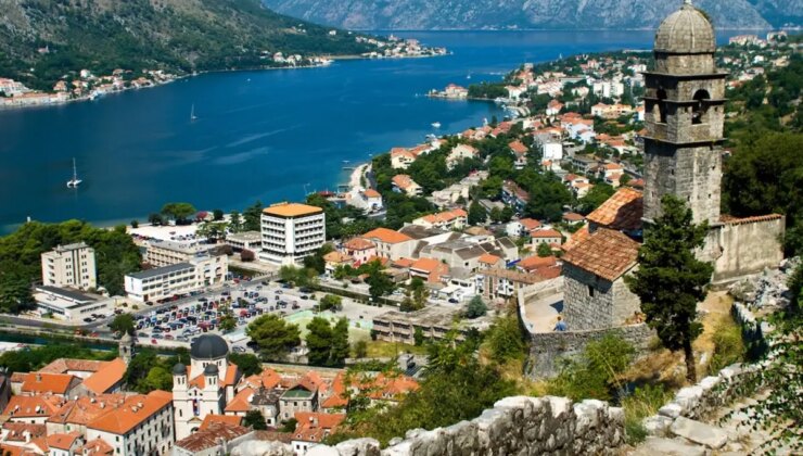 Karadağ, Türkiye’den vizesiz seyahati geçici olarak askıya alıyor