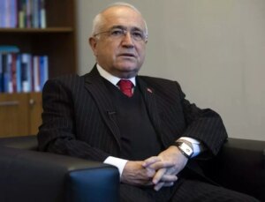 Skandal iddia! Cemil Çiçek’e mesaj attığını sanarken, yanlış kişiden torpil istedi