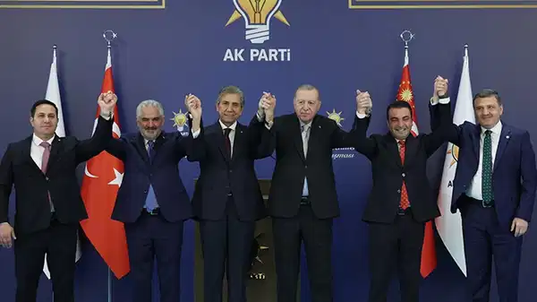 Son Dakika… 7 belediye başkanı AKP’ye geçti: Aralarında dikkat çeken isim!