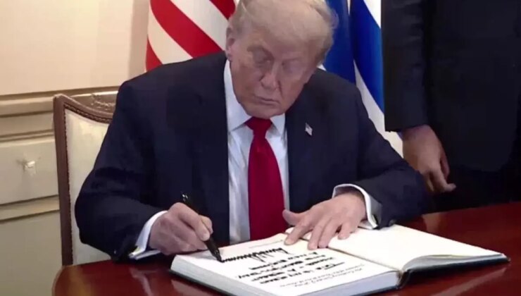 Trump, İsrail Meclisi’nde! Deftere "Bu yeni bir başlangıç" notunu düştü