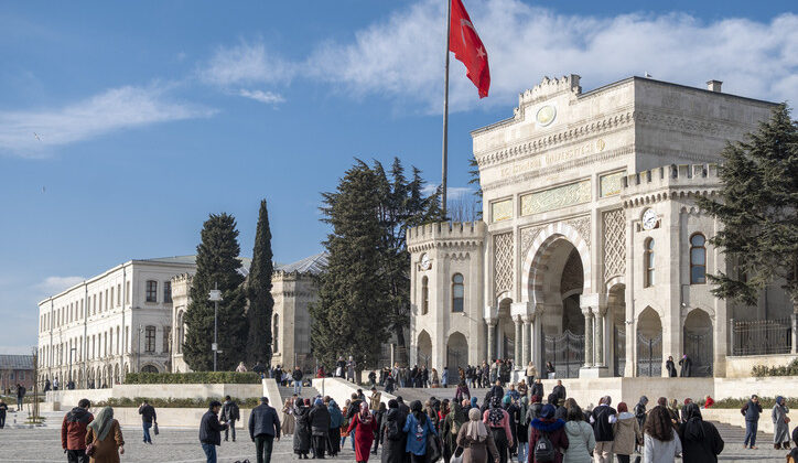 YÖK’ün 3 yıllık lisans çalışmasına öğrenci ve velilerden destek