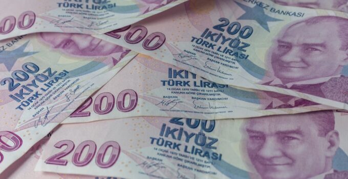 200 TL'lik banknot tarihe mi karışacak? Uzman isim 2030'u işaret etti