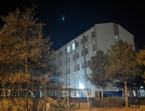 6 öğrenci yedikleri pastadan sonra hastanelik oldu