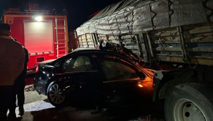 Afyonkarahisar’da TIR ile otomobil çarpıştı: 2 ölü, 2 yaralı