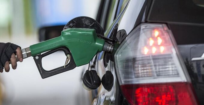 Akaryakıta zam yağmuru: Fiyatlar bu gece değişecek