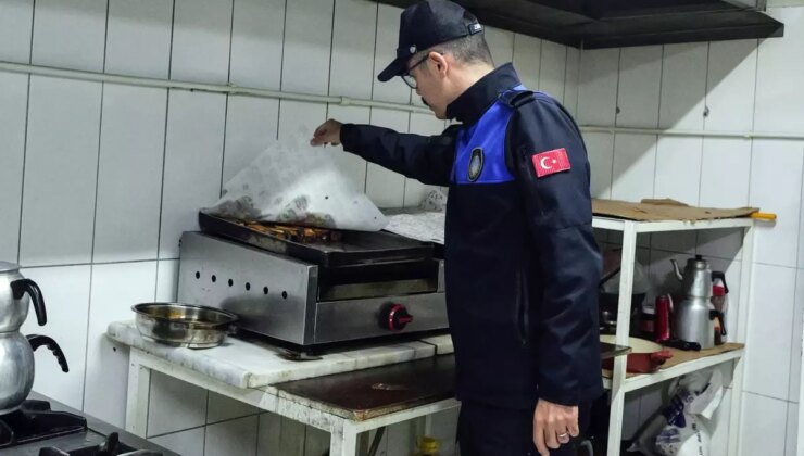 Ankara’da hastaneye kaldırılan 153 kişinin yemek yediği firma mühürlendi