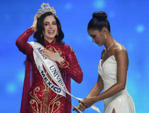 ‘Aptal’ güzel Meksikalı yarışmacı 2025 Kainat Güzeli seçildi