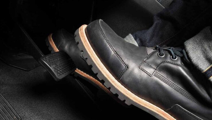 Arabamızın fren pedalı, çok az sürücünün bildiği bir işlevi gizler