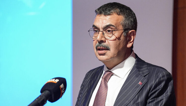 Bakan Tekin ve öğretmenler CNN TÜRK’e konuk oldu