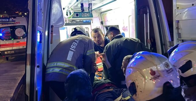 Beşiktaş’ta metro inşaatında iskele çöktü