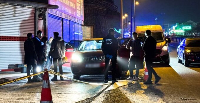 Büyükçekmece’de otomobilde silahlı kavga: 2 ölü, 1 yaralı