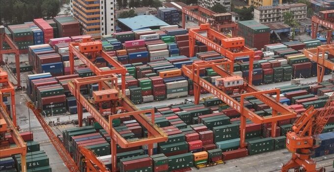 Çin, Almanya’nın en büyük ticaret ortağı konumunu ABD’den geri aldı