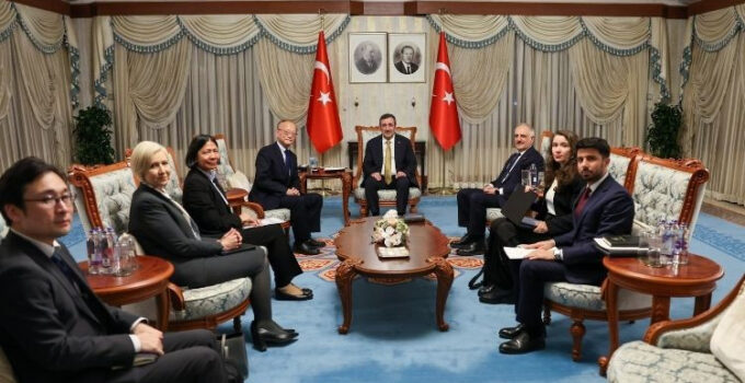 Cumhurbaşkanı Yardımcısı Yılmaz, Asya Kalkınma Bankası Başkanı Kanda’yı kabul etti