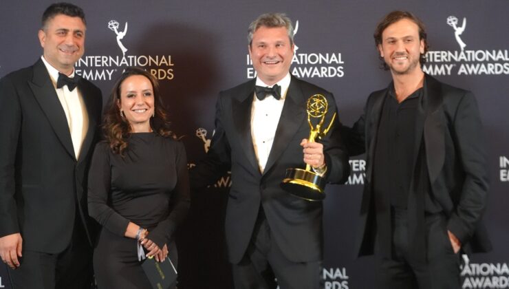 ‘Deha’, Emmy’de ‘En İyi Pembe Dizi’ ödülünü kazandı