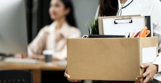 Dev şirket duyurdu! 13 bin kişiyi işten çıkaracaklar