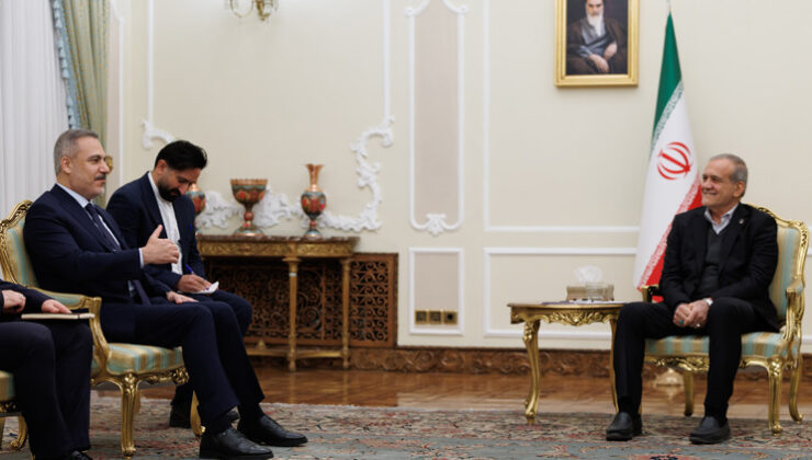 Dışişleri Bakanı Fidan, İran Cumhurbaşkanı Pezeşkiyan tarafından kabul edildi