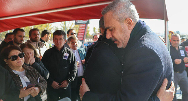 Dışişleri Bakanı Fidan, şehit yakınlarına taziyede bulundu