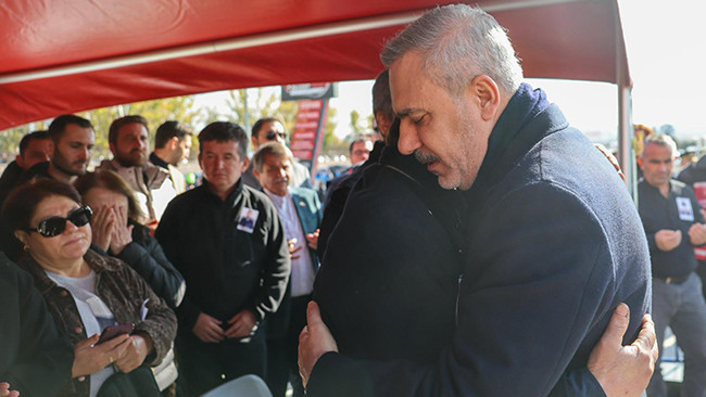 Dışişleri Bakanı Fidan, şehit yakınlarına taziyede bulundu