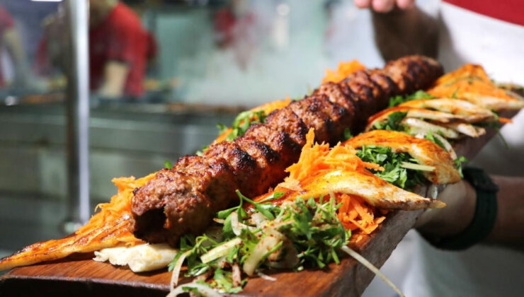 ‘Türkiye’nin en çok akla gelen lezzetleri’ listesinde Adana kebabının 3’üncü olmasına tepki