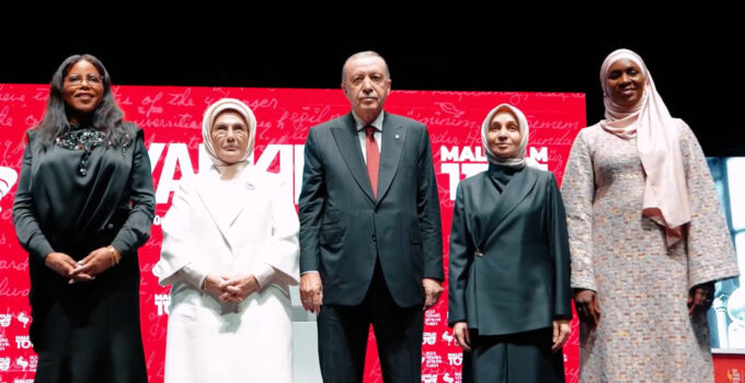 Emine Erdoğan’dan Yankılar sergisinin açılış programına ilişkin paylaşım
