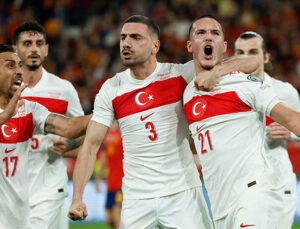 Farioli’den İspanya’yı yıkan Deniz Gül’e övgü dolu sözler: İnanılmaz bir yeteneğe sahip