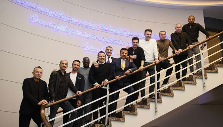 Fenerbahçe’nin eski yıldızları derbi öncesi bir araya geldi!