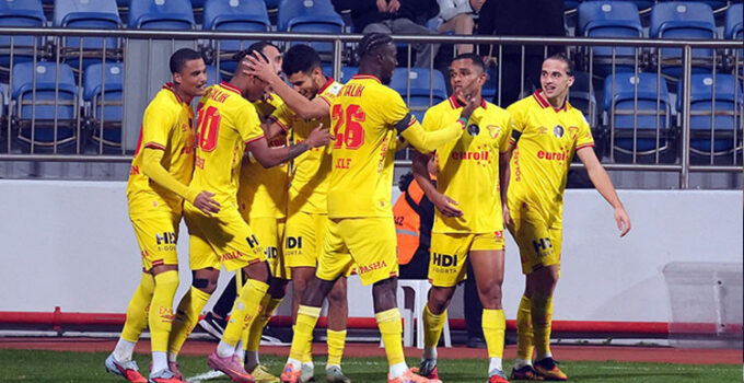 Göztepe savunmada değişiklik yapmaya hazırlanıyor