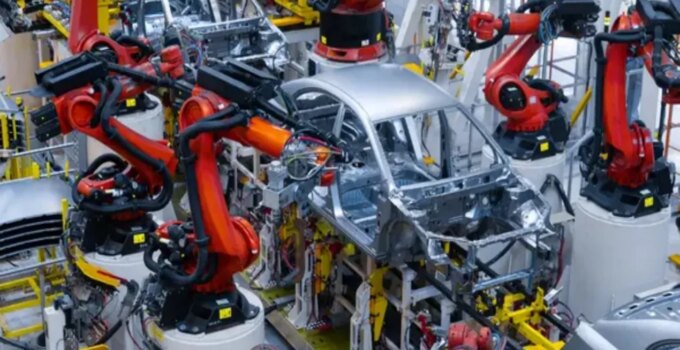 Herkesi şaşırtan iflas! 50 yıllık otomotiv devi battı