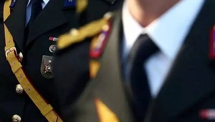 İhraç teğmenden ’10 Kasım’ tepkisi: ‘Atatürk fotoğrafını yakalarına takacaklar mı?’