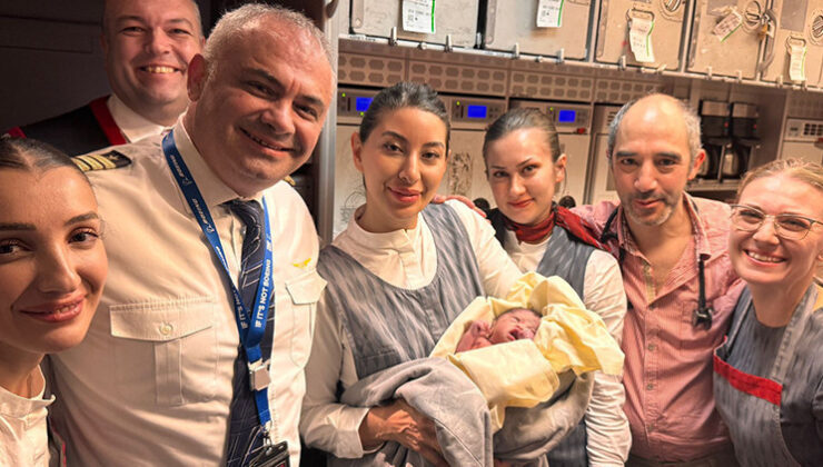 İstanbul’dan kalkan THY uçağında bebek sürprizi