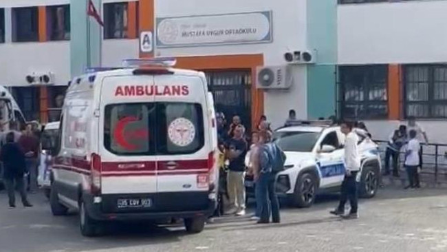 İzmir’de sınıfın içinde yangın tüpü sıktılar: Çoğu öğrenci tozdan etkilendi