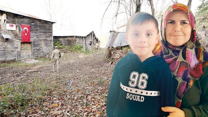 Kastamonu’da kayıp anne ve 5 yaşındaki oğlunu arama çalışmaları sürüyor