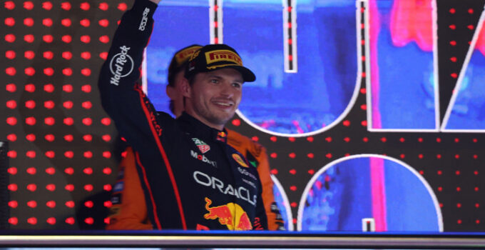 Katar Grand Prix’sini Max Verstappen kazandı!