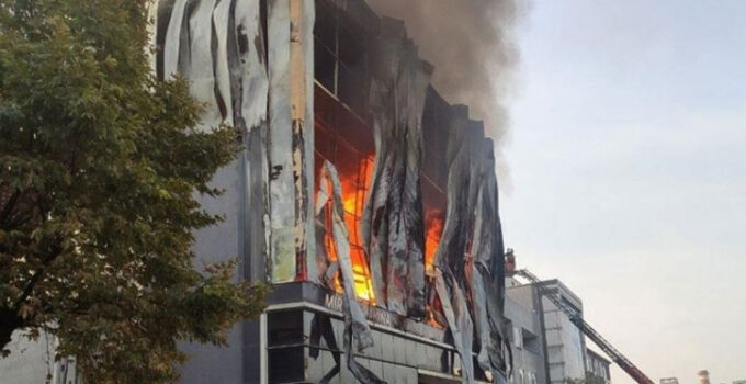 Kocaeli’deki fabrika faciasına ilişkin 5 belediye personeli görevden uzaklaştırıldı