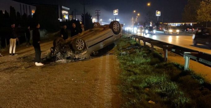 Kontrolden çıkan otomobil, ters döndü: 2 yaralı