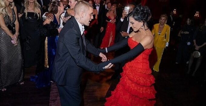 Kris Jenner’ın ünlülerle dolu doğum günü partisinden eğlence anları