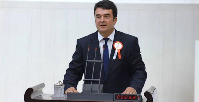 Mahkeme, Metin Lütfi Baydar’ın CHP’den ihracını durdurdu