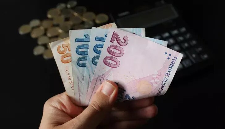 Memur-Sen’den hükümete çağrı: Devlet alacakta cömert, memura cimri olmamalı